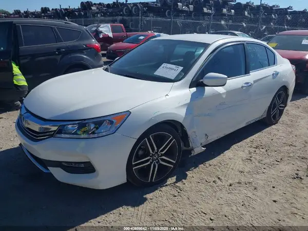 1HGCR2F58HA285409 2017 HONDA ACCORD - Image 2
