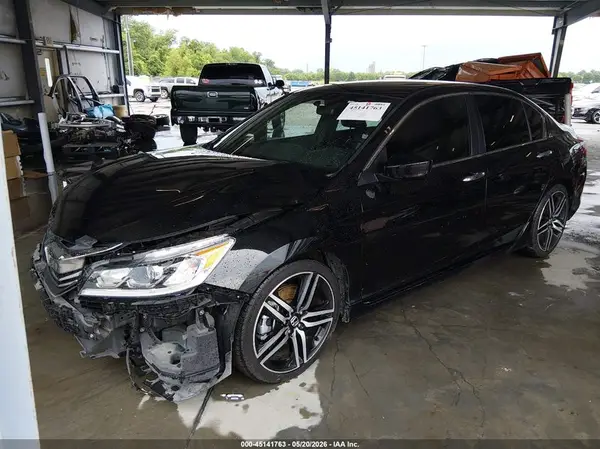 1HGCR2F58HA303648 2017 HONDA ACCORD - Image 2