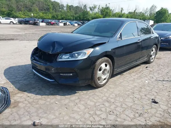 1HGCR2F58HA804135 2017 HONDA ACCORD - Image 2