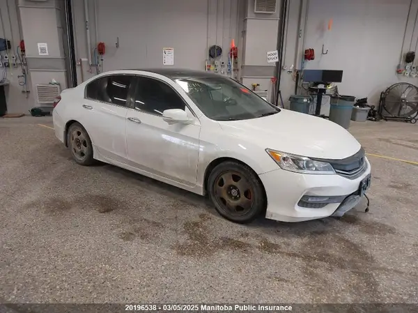 1HGCR2F58HA811697 2017 HONDA ACCORD - Image 1