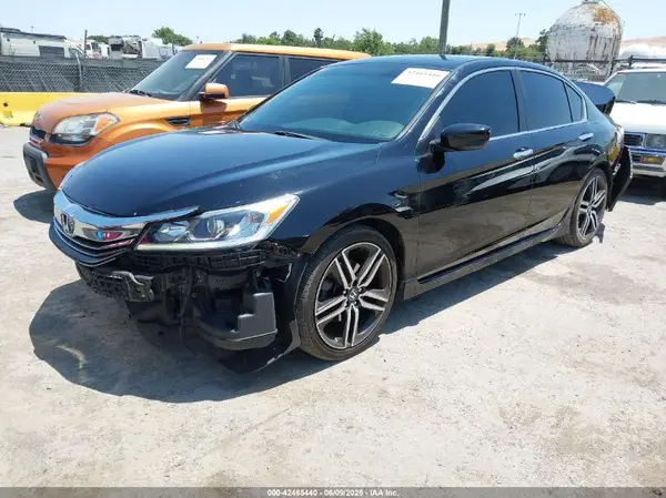 1HGCR2F59GA025809 2016 HONDA ACCORD - Image 2