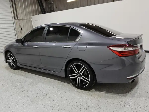 1HGCR2F59GA132682 2016 HONDA ACCORD - Image 2