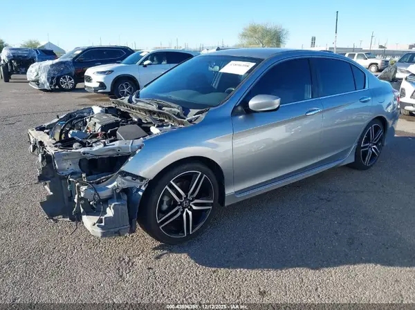 1HGCR2F59HA044359 2017 HONDA ACCORD - Image 2