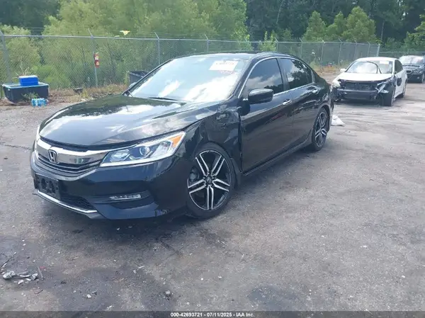 1HGCR2F59HA061243 2017 HONDA ACCORD - Image 2