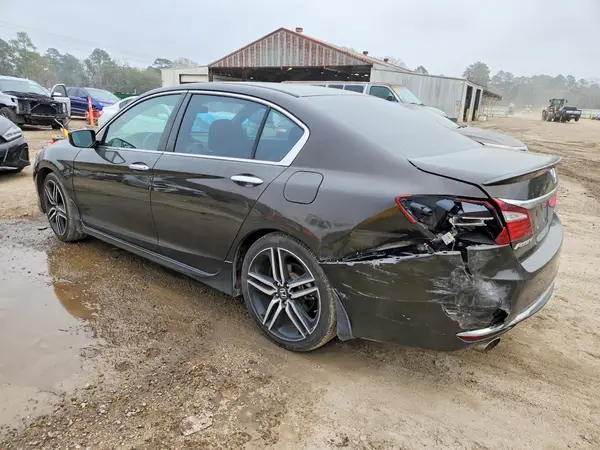 1HGCR2F59HA070587 2017 HONDA ACCORD - Image 2