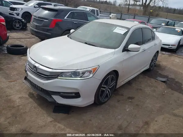 1HGCR2F59HA093898 2017 HONDA ACCORD - Image 2
