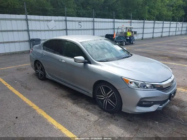 1HGCR2F59HA095487 2017 HONDA ACCORD - Image 1