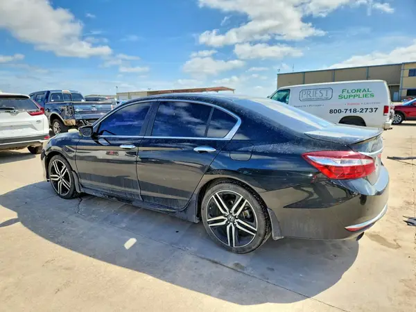 1HGCR2F59HA100834 2017 HONDA ACCORD - Image 2