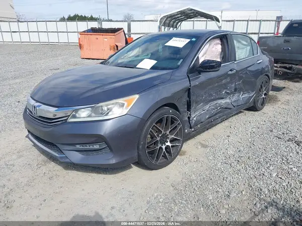 1HGCR2F59HA133803 2017 HONDA ACCORD - Image 2