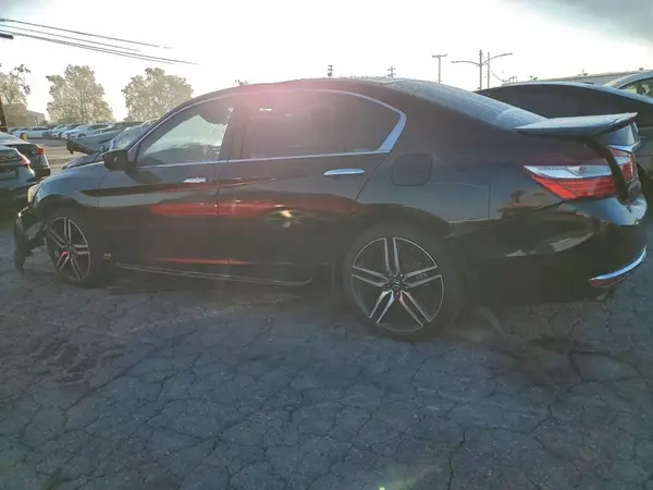 1HGCR2F59HA147975 2017 HONDA ACCORD - Image 2