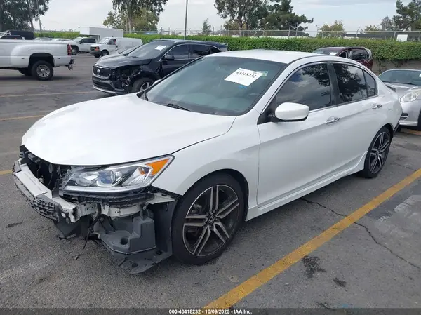 1HGCR2F59HA167238 2017 HONDA ACCORD - Image 2