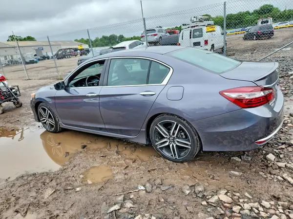 1HGCR2F59HA176733 2017 HONDA ACCORD - Image 2