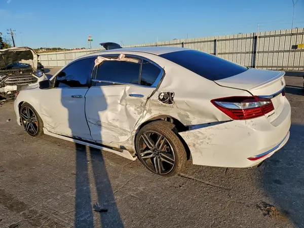 1HGCR2F59HA206555 2017 HONDA ACCORD - Image 2