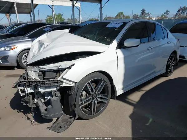 1HGCR2F59HA261569 2017 HONDA ACCORD - Image 2