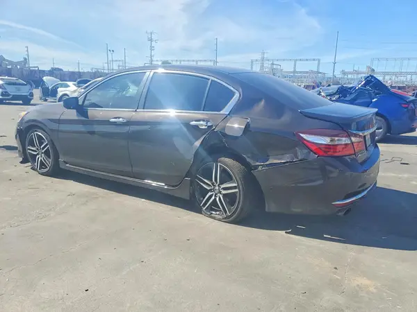 1HGCR2F59HA284107 2017 HONDA ACCORD - Image 2