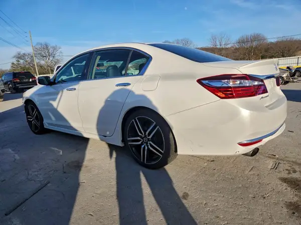 1HGCR2F59HA284236 2017 HONDA ACCORD - Image 2