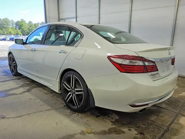 1HGCR2F59HA293504 2017 HONDA ACCORD - Image 2