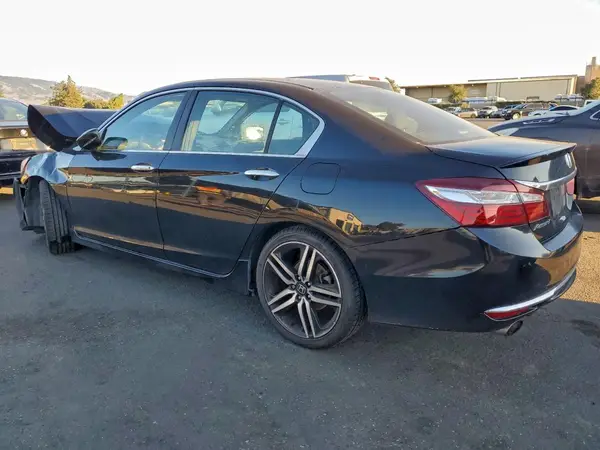1HGCR2F5XHA003304 2017 HONDA ACCORD - Image 2