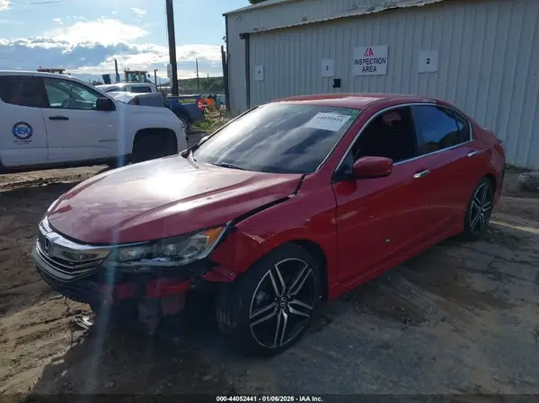 1HGCR2F5XHA009930 2017 HONDA ACCORD - Image 2