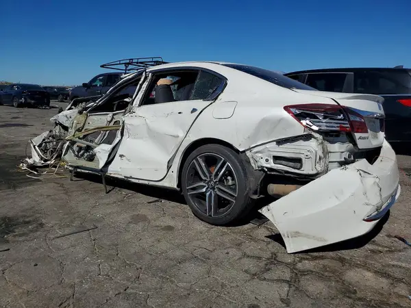 1HGCR2F5XHA014805 2017 HONDA ACCORD - Image 2