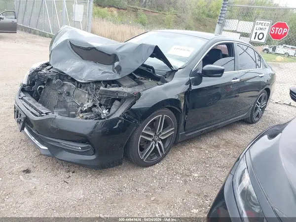 1HGCR2F5XHA022709 2017 HONDA ACCORD - Image 2