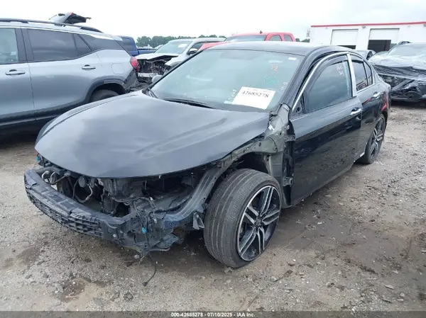 1HGCR2F5XHA026355 2017 HONDA ACCORD - Image 2