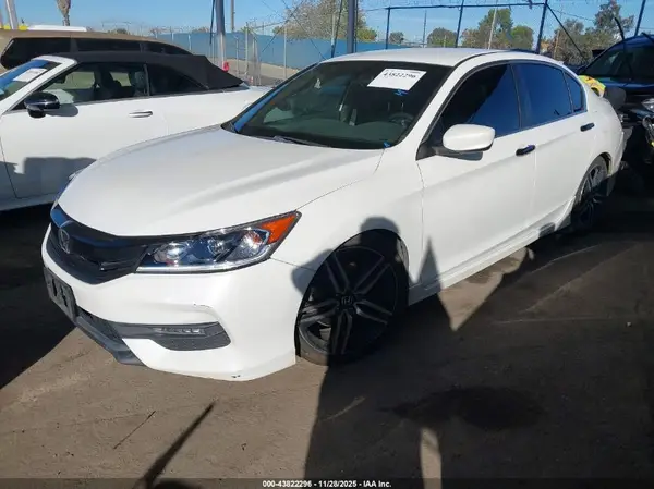 1HGCR2F5XHA027294 2017 HONDA ACCORD - Image 2