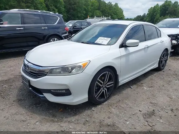 1HGCR2F5XHA028137 2017 HONDA ACCORD - Image 2
