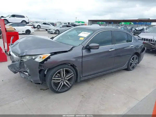 1HGCR2F5XHA030793 2017 HONDA ACCORD - Image 2