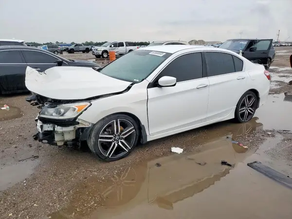 1HGCR2F5XHA031359 2017 HONDA ACCORD - Image 1
