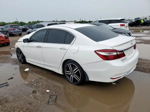 1HGCR2F5XHA031359 2017 HONDA ACCORD - Image 2