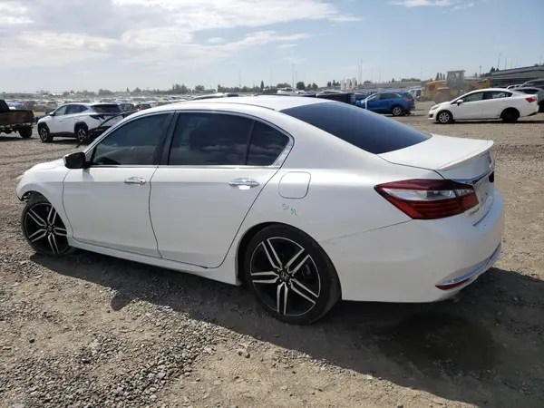 1HGCR2F5XHA035296 2017 HONDA ACCORD - Image 2