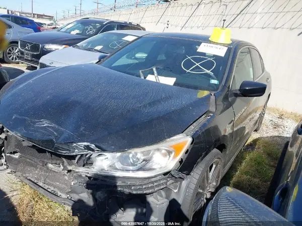 1HGCR2F5XHA043088 2017 HONDA ACCORD - Image 2