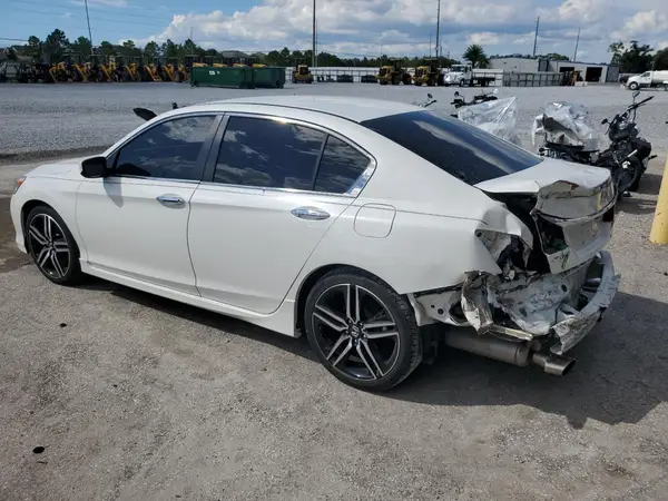 1HGCR2F5XHA043415 2017 HONDA ACCORD - Image 2