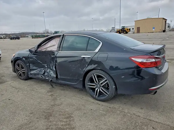 1HGCR2F5XHA053359 2017 HONDA ACCORD - Image 2