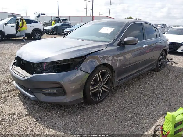 1HGCR2F5XHA066483 2017 HONDA ACCORD - Image 2