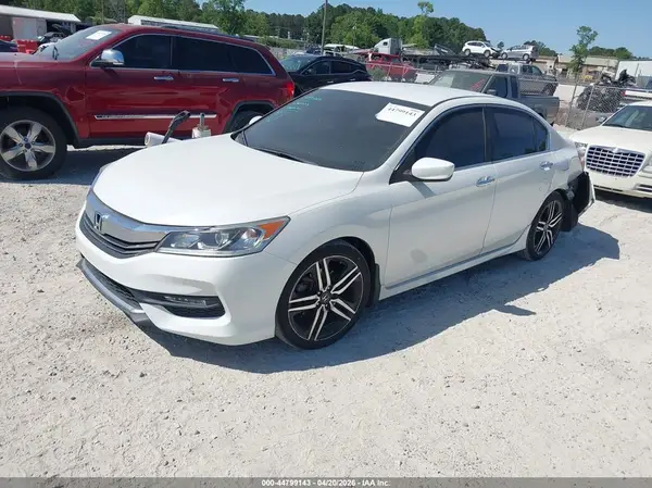 1HGCR2F5XHA066838 2017 HONDA ACCORD - Image 2