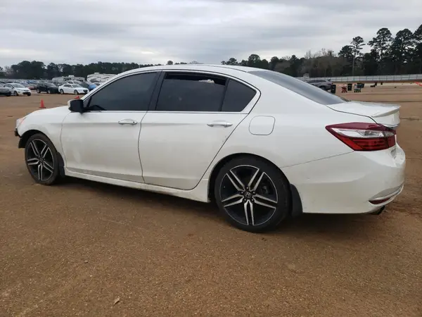 1HGCR2F5XHA068475 2017 HONDA ACCORD - Image 2