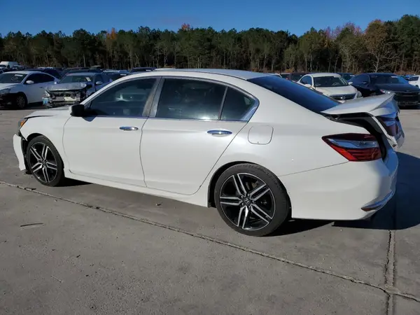 1HGCR2F5XHA068489 2017 HONDA ACCORD - Image 2