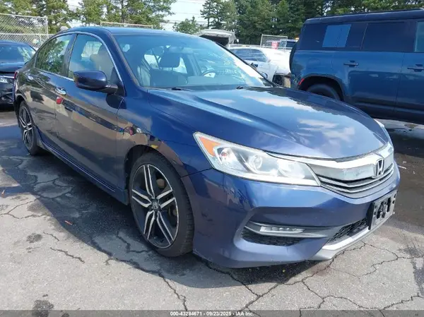 1HGCR2F5XHA076172 2017 HONDA ACCORD - Image 1