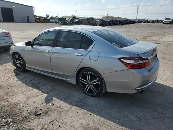 1HGCR2F5XHA077855 2017 HONDA ACCORD - Image 2