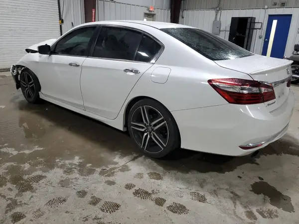 1HGCR2F5XHA083123 2017 HONDA ACCORD - Image 2