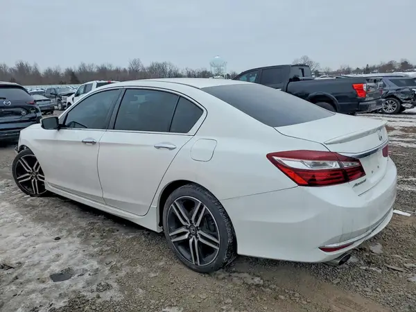 1HGCR2F5XHA106206 2017 HONDA ACCORD - Image 2