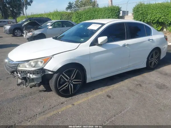 1HGCR2F5XHA107372 2017 HONDA ACCORD - Image 2