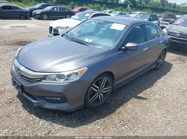 1HGCR2F5XHA107775 2017 HONDA ACCORD - Image 2