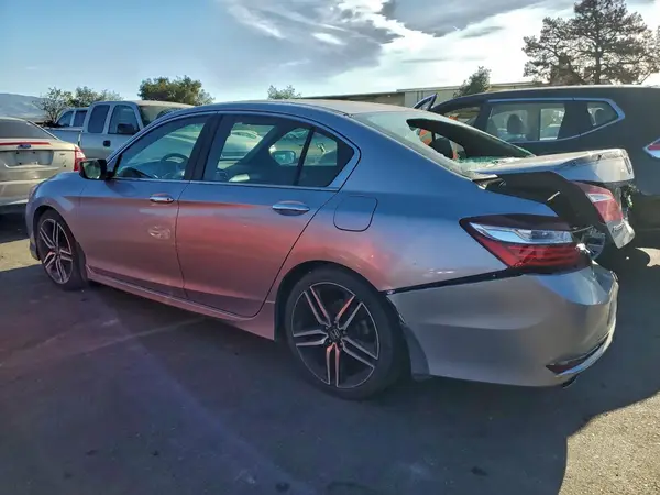 1HGCR2F5XHA115830 2017 HONDA ACCORD - Image 2