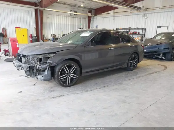 1HGCR2F5XHA122650 2017 HONDA ACCORD - Image 2