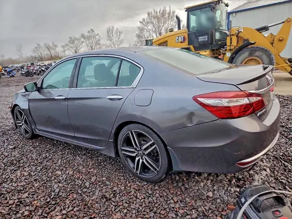 1HGCR2F5XHA122888 2017 HONDA ACCORD - Image 2