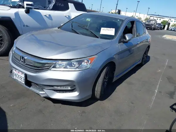 1HGCR2F5XHA136564 2017 HONDA ACCORD - Image 2