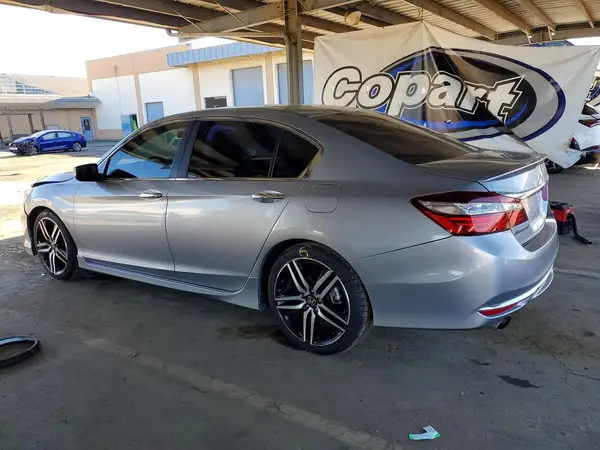 1HGCR2F5XHA136631 2017 HONDA ACCORD - Image 2
